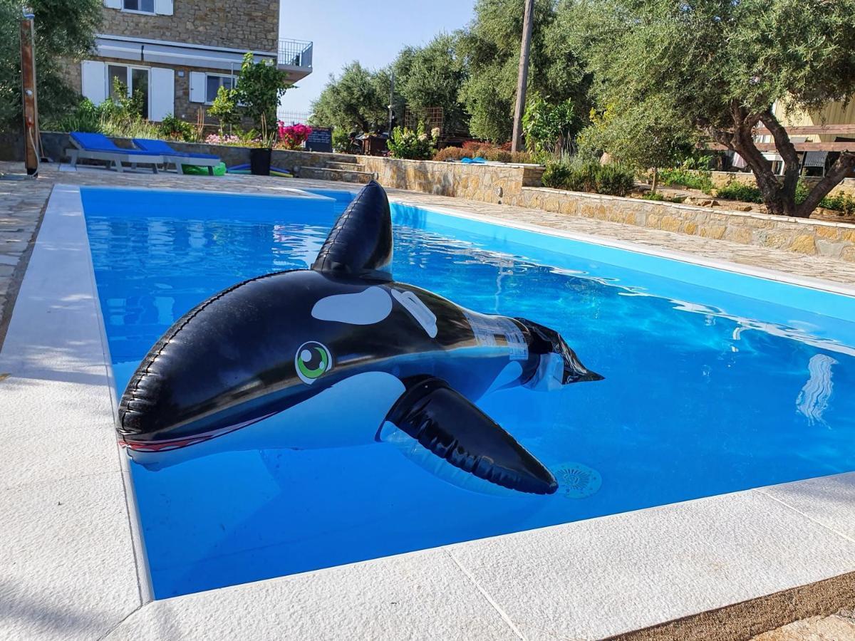 מת'וני Hakuna Matata Holidays Wooden Lodge With Airco & Pool In Greek Olive Grove מראה חיצוני תמונה