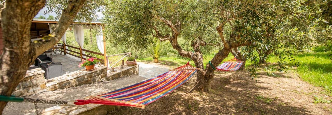 מת'וני Hakuna Matata Holidays Wooden Lodge With Airco & Pool In Greek Olive Grove מראה חיצוני תמונה