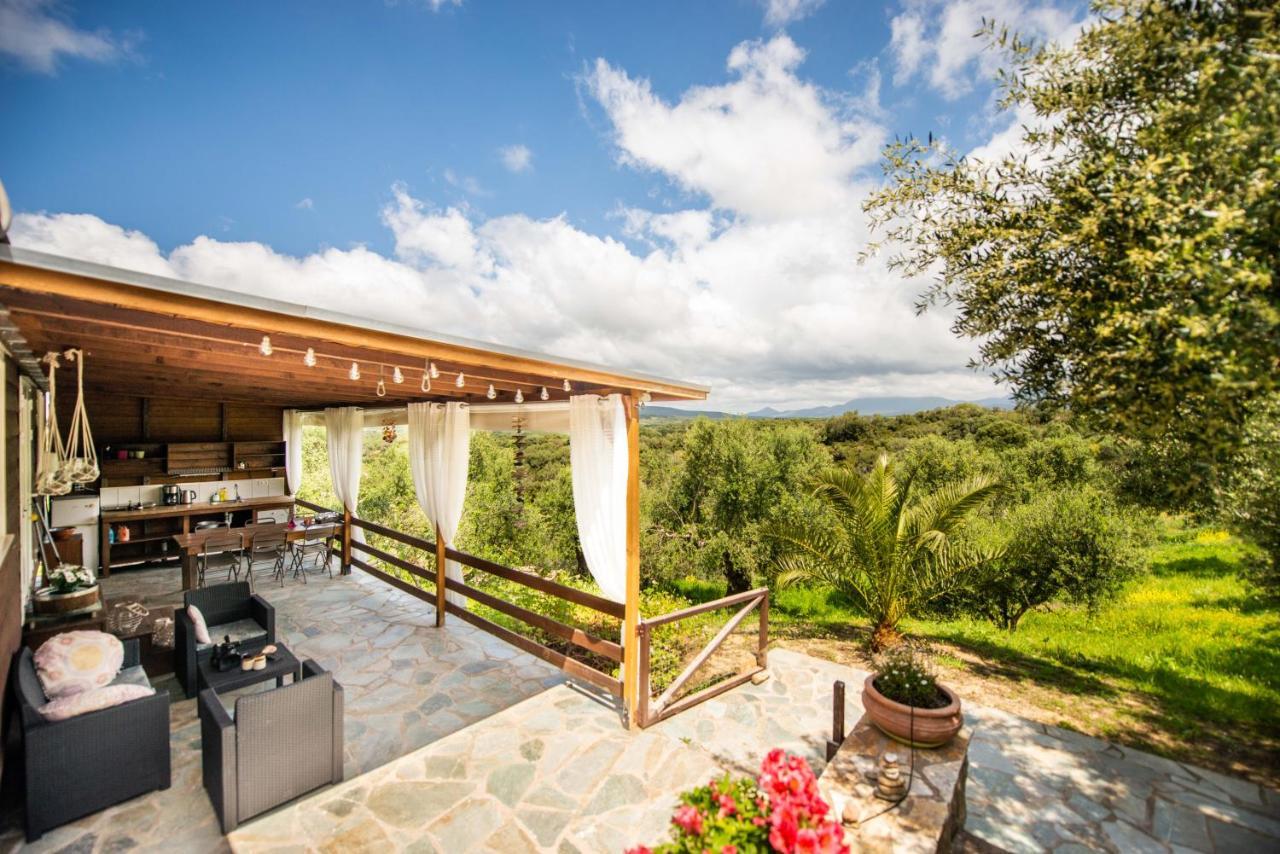 מת'וני Hakuna Matata Holidays Wooden Lodge With Airco & Pool In Greek Olive Grove מראה חיצוני תמונה