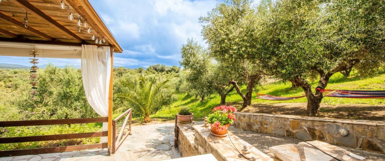 מת'וני Hakuna Matata Holidays Wooden Lodge With Airco & Pool In Greek Olive Grove מראה חיצוני תמונה
