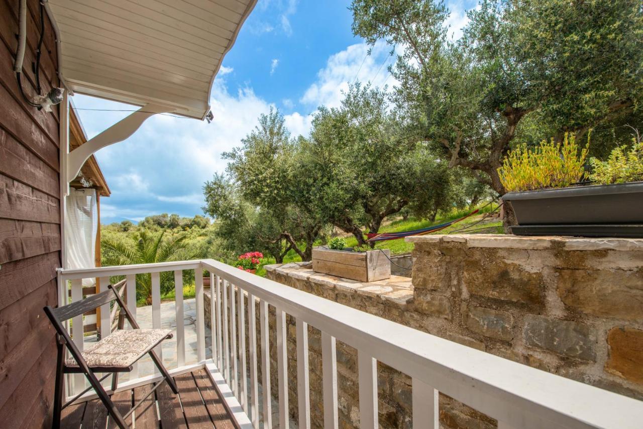 מת'וני Hakuna Matata Holidays Wooden Lodge With Airco & Pool In Greek Olive Grove מראה חיצוני תמונה